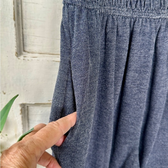 LISTICLE, DENIM ROMPER. SMOCKED TOP WITH PUFF SLEEVES. SEMI-OPEN BACK. SIZE S - Picture 5 of 10